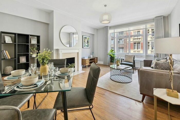 1 Bedroom Flat To Rent In Flat Richmond Court, Sloane Street, SW1X