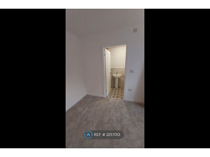 1 Bedroom Flat To Rent In Stephen House, Knottingley, WF11