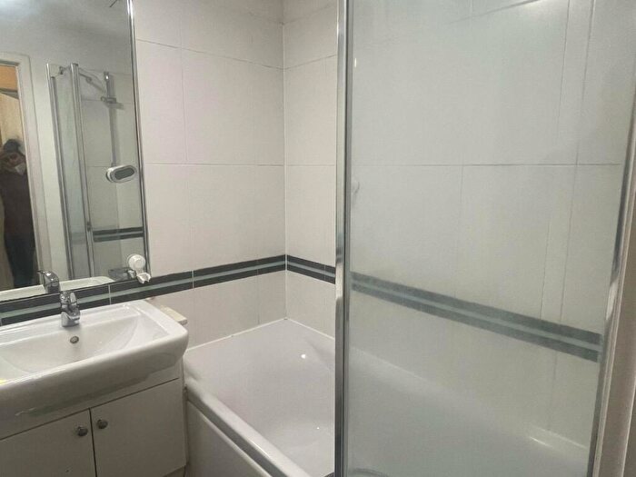 1 Bedroom Flat For Sale In Boulevard Drive, London, NW9