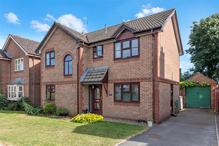 4 Bedroom Detached House For Sale In Selwood Close, Sturminster Newton, DT10