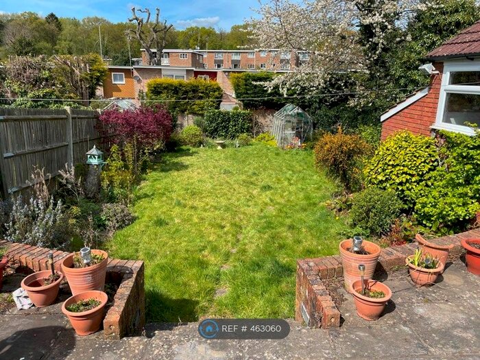 3 Bedroom Bungalow To Rent In The Courtway, Watford, WD19