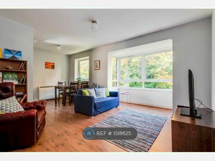 3 Bedroom Flat To Rent In Southfield Park, Oxford, OX4