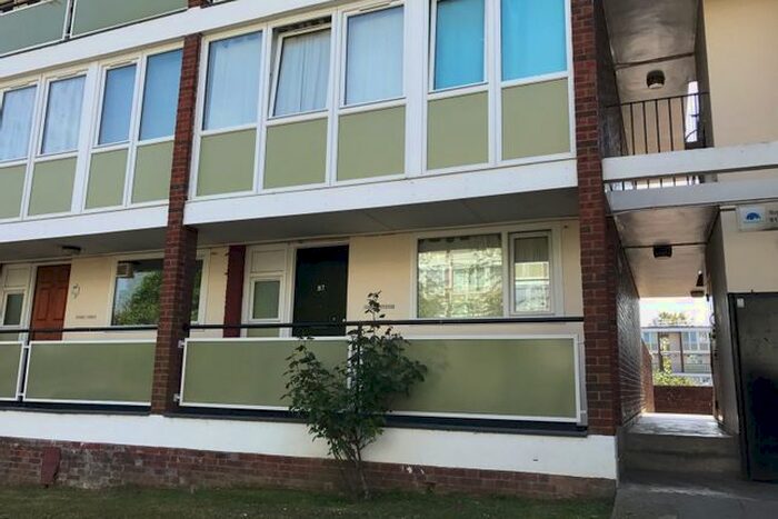 4 Bedroom Flat To Rent In Alton Road, London SW15