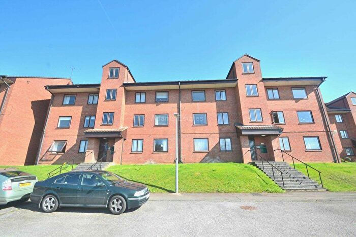 2 Bedroom Flat To Rent In Tippett Rise, Reading, RG2