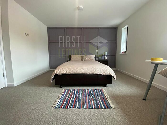 5 Bedroom Semi-Detached House To Rent In Avenue Road Extension, Clarendon Park, LE2