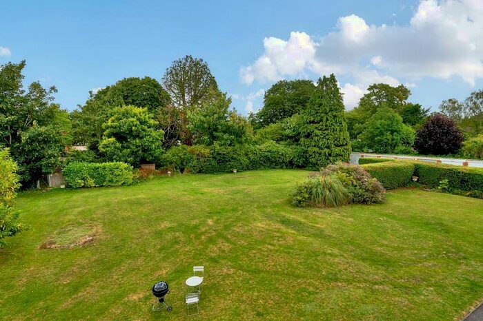 2 Bedroom Flat For Sale In Maidenhead, Berkshire, SL6