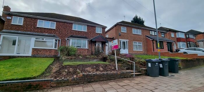 3 Bedroom Property To Rent In The Croftway, Birmingham B20