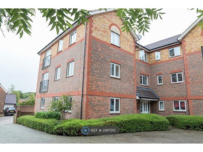 2 Bedroom Flat To Rent In Singleton, Ashford, TN23