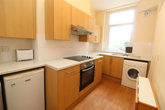 1 Bedroom Flat To Rent In Ninian Road, Roath, Cardiff, CF23