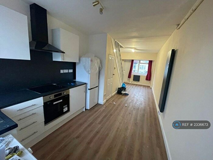 2 Bedroom End Of Terrace House To Rent In Robinhood Close, Mitcham, CR4