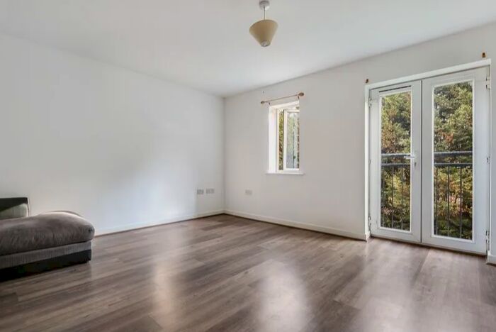 2 Bedroom Flat To Rent In Sunderland Road, London, SE23