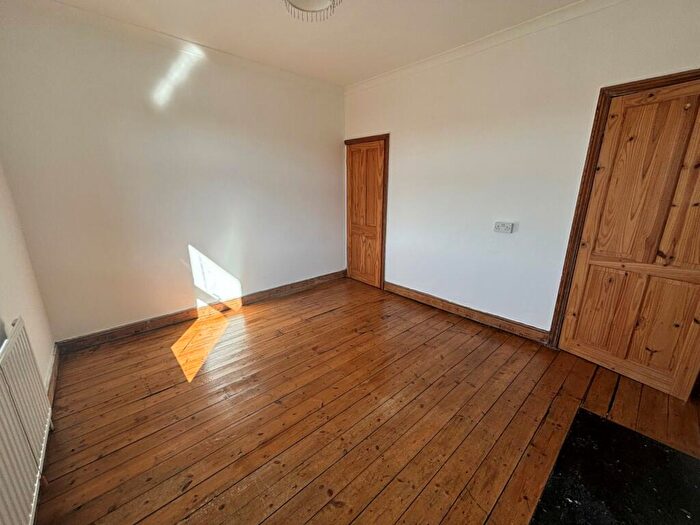 1 Bedroom Terraced House To Rent In Harrogate Road, Leeds, West Yorkshire, LS17