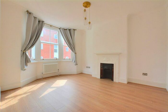 3 Bedroom Flat To Rent In King William Walk, London, SE10