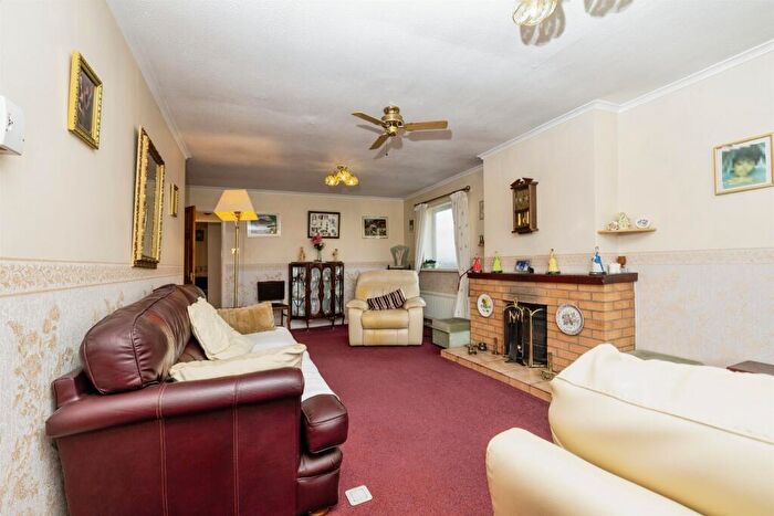 2 Bedroom Detached Bungalow For Sale In Station Road, Swinderby, Lincoln, LN6