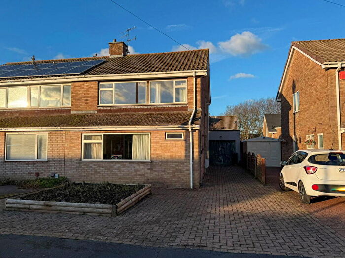 3 Bedroom Semi Detached House For Sale In Chiltern Close, Bristol, BS14