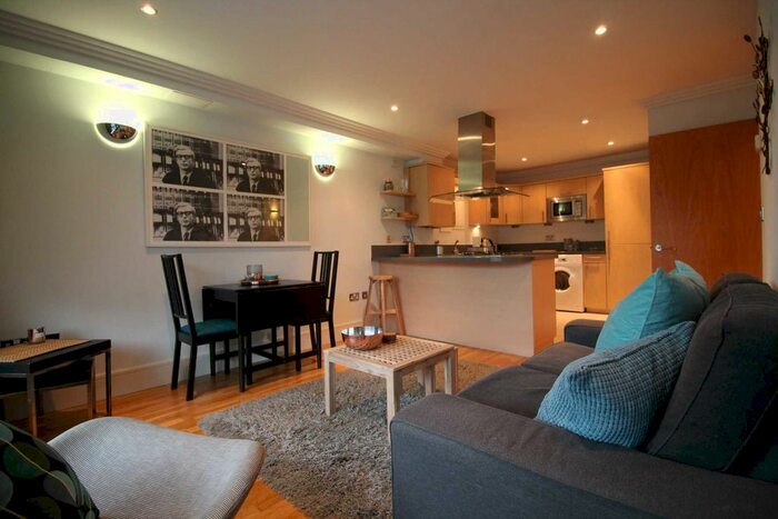 1 Bedroom Flat To Rent In Corsell House, Brentford, TW8