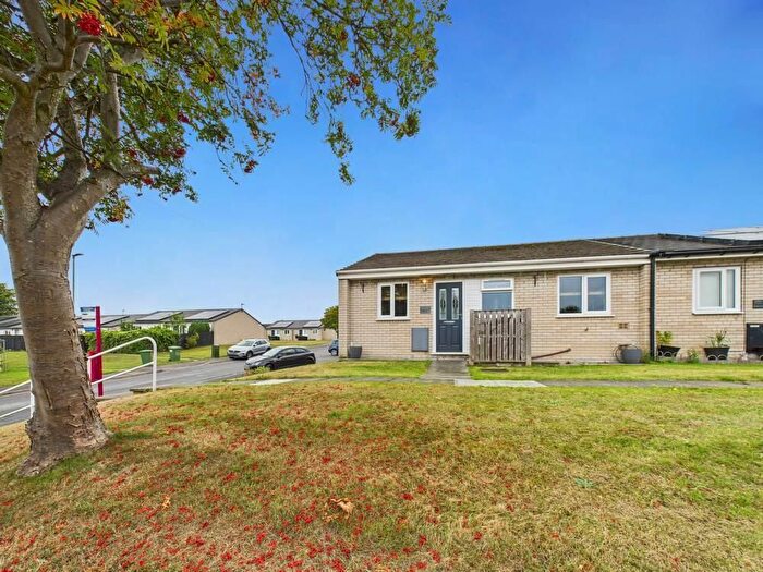 2 Bedroom Terraced Bungalow For Sale In Valley Crescent, Wrenthorpe, Wakefield, WF2