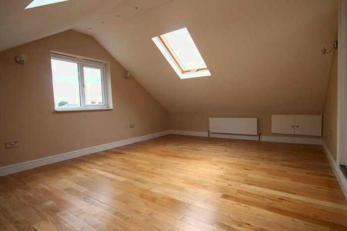 3 Bedroom Flat To Rent In Windmill Road, Croydon, CR0