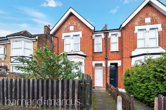 3 Bedroom Flat To Rent In Brigstock Road, Thornton Heath, CR7