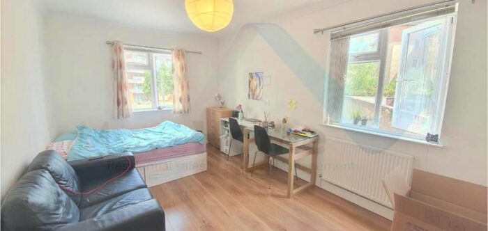 1 Bedroom Flat To Rent In Caledonian Road, Holloway, N7
