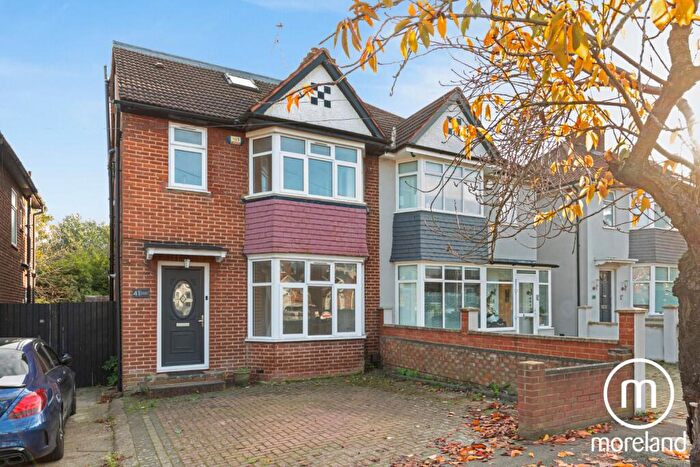 4 Bedroom Semi-Detached House To Rent In Cleveland Gardens, London, NW2