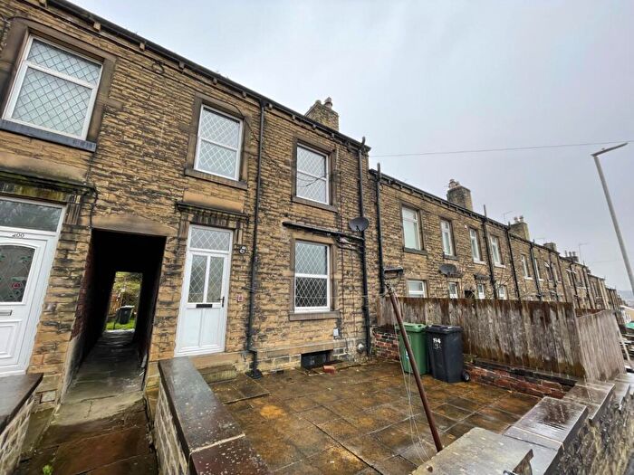 3 Bedroom Terraced House To Rent In Newsome Road, Huddersfield, West Yorkshire, HD4