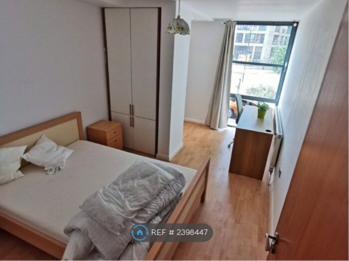 2 Bedroom Flat To Rent In Lanesborough Court, London, N1