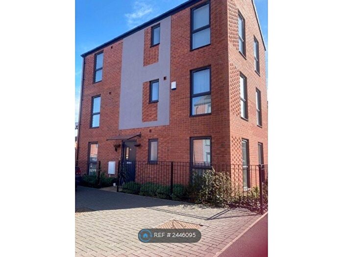 4 Bedroom Semi-Detached House To Rent In Pescall Boulevard, Leicester, LE4