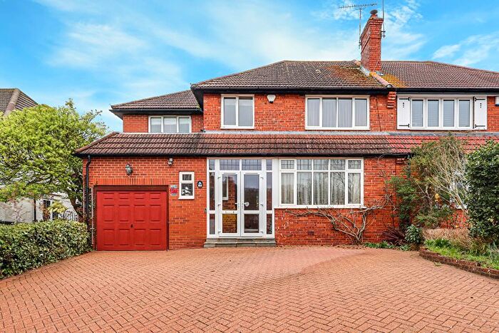 4 Bedroom Semi Detached House For Sale In Farley Road, South Croydon, CR2