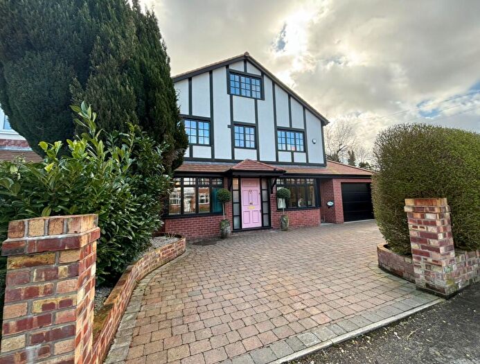 6 Bedroom Detached House For Sale In Lumber Lane, Worsley, M28