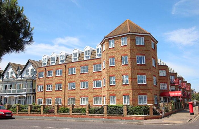 1 Bedroom Flat For Sale In Westcliff Court, Edith Road, Clacton On Sea, CO15