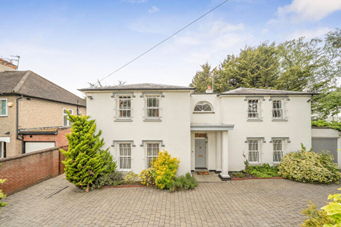 3 Bedroom Detached House For Sale In Woodhall Drive, Pinner, HA5