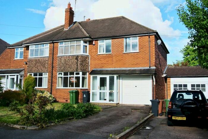 4 Bedroom Semi-Detached House To Rent In Canberra Road, Walsall, WS5