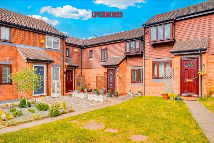 3 Bedroom Terraced House For Sale In Woodfall Drive, Crayford, Dartford, DA1
