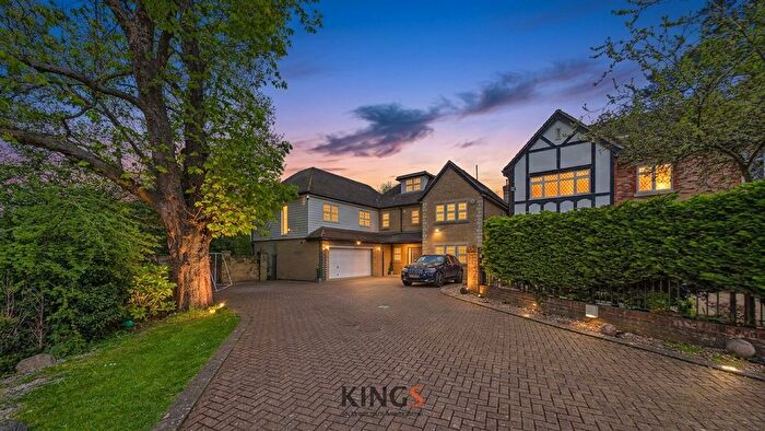 5 Bedroom Detached House For Sale In St. James Road, Goffs Oak, EN7