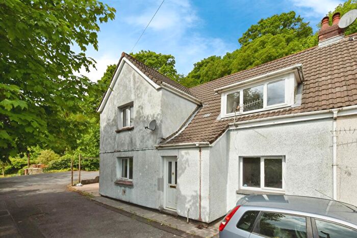 3 Bedroom End Of Terrace House For Sale In Treneol, Aberdare, CF44