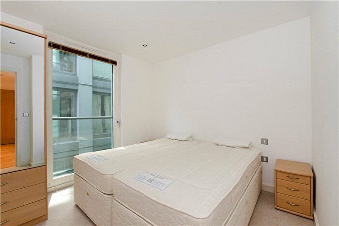 2 Bedroom Flat To Rent In Brewery Square, Clerkenwell, EC1V