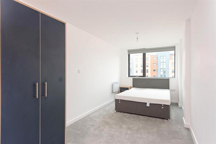 2 Bedroom Apartment To Rent In Apt Qube, West Street, S1