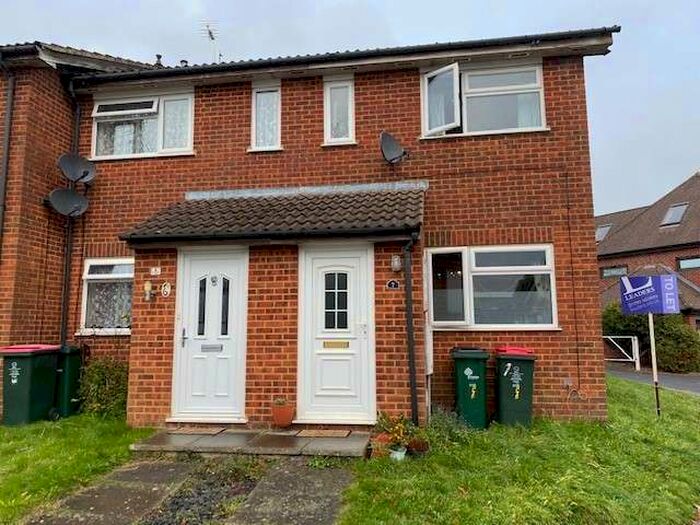 1 Bedroom End Of Terrace House To Rent In New Street, Three Bridges, RH10