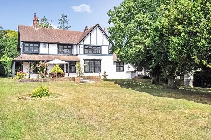 5 Bedroom Detached House To Rent In Furze Hill, Purley, CR8