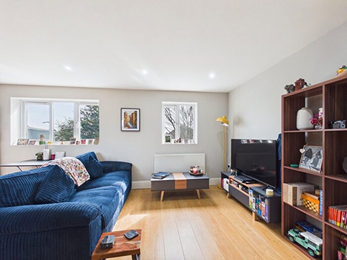 2 Bedroom Flat For Sale In Chertsey Road, Ashford, Surrey, TW15