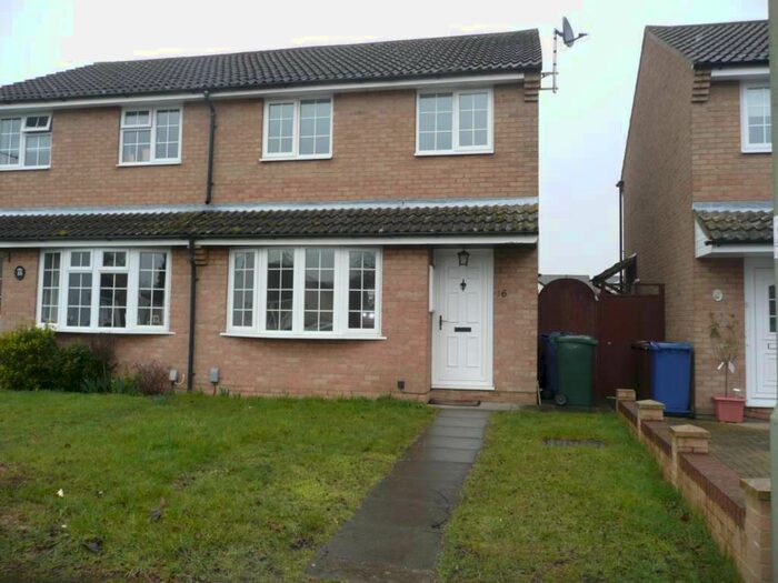 3 Bedroom Semi-Detached House To Rent In Thames Avenue, Bicester, OX26
