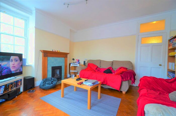 3 Bedroom Flat To Rent In Hagley Road, Edgbaston, Birmingham, B16