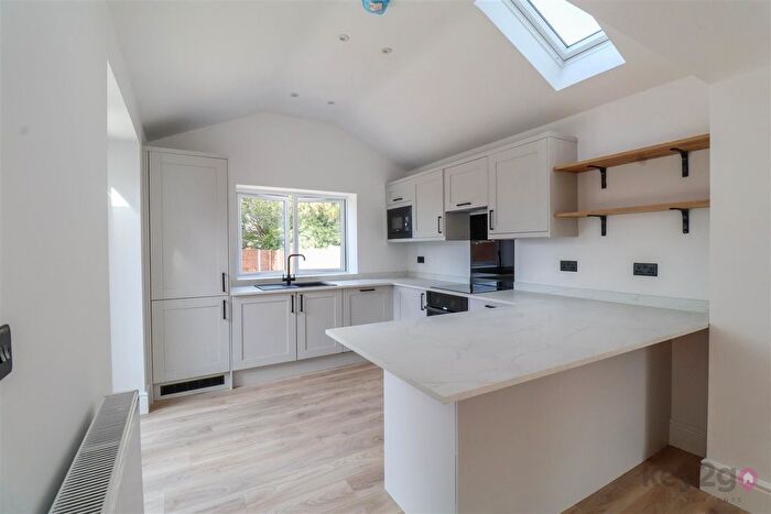4 Bedroom Detached House For Sale In Lime Avenue, Staveley, Chesterfield, S43