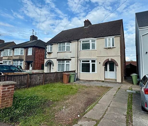 3 Bedroom Property To Rent In Eastfield Road, Wellingborough, NN8