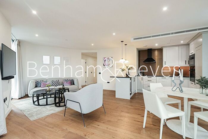 2 Bedroom Flat To Rent In Emery Way, London Dock, E1W