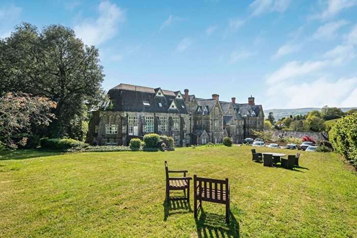 2 Bedroom Flat For Sale In Devon House, Bovey Tracey, TQ13