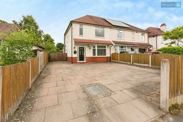 3 Bedroom Semi Detached House For Sale In Crewe Road, Shavington, Crewe, Cheshire, CW2
