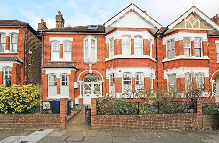 2 Bedroom Flat To Rent In Granville Gardens, Ealing, W5