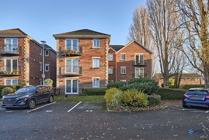 2 Bedroom Apartment For Sale In Aigburth Vale, Aigburth, L17